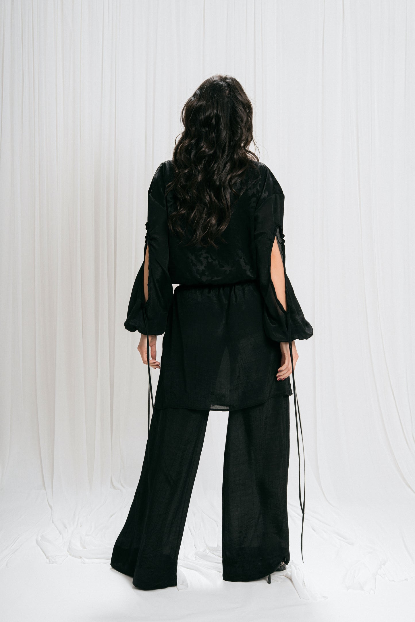 Pantaloni de in largi